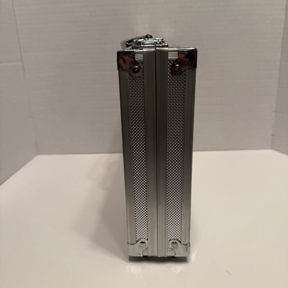 NIB complete poker chips and gaming gambling set - Picture 7 of 8